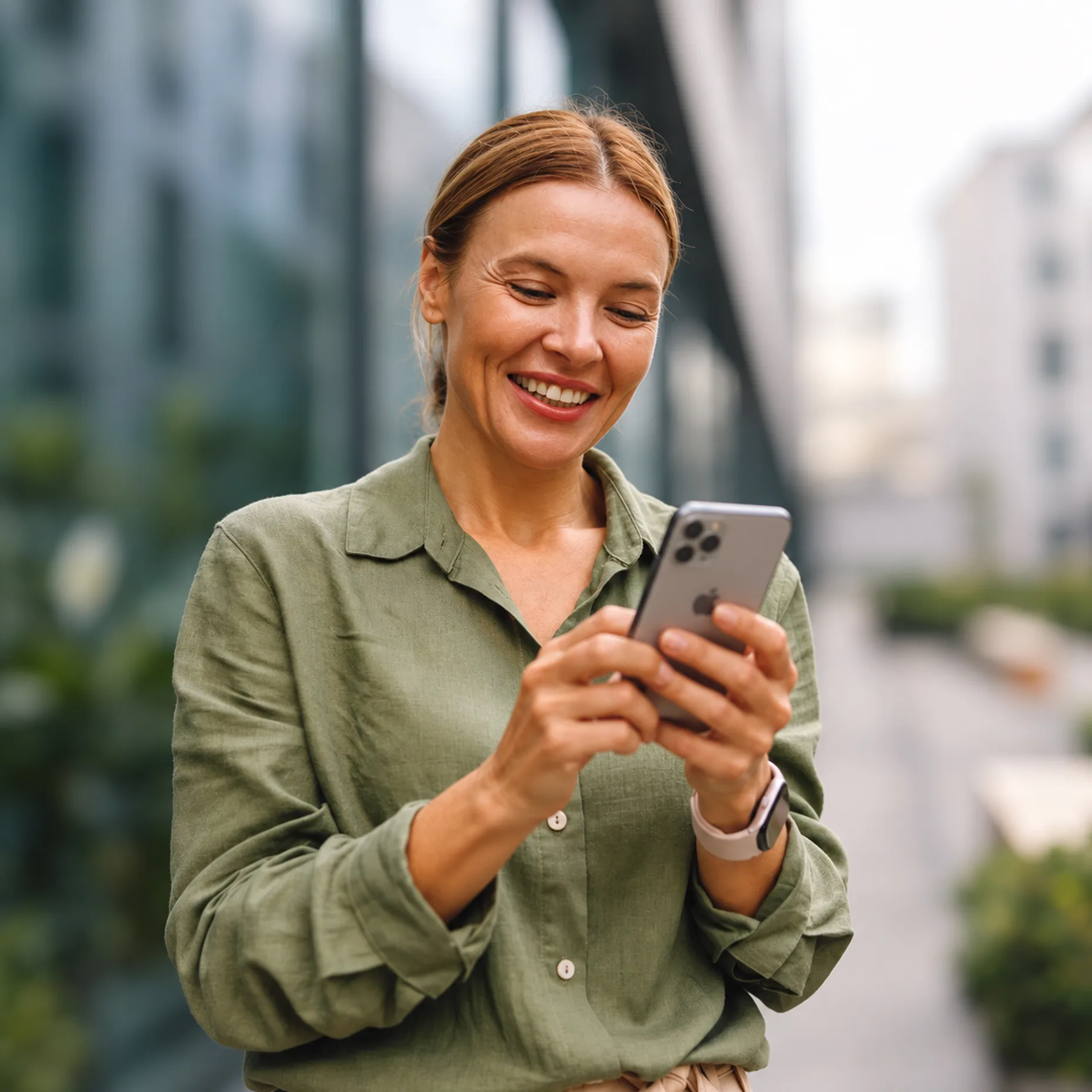 Woman using PayShap to make a Payment Request